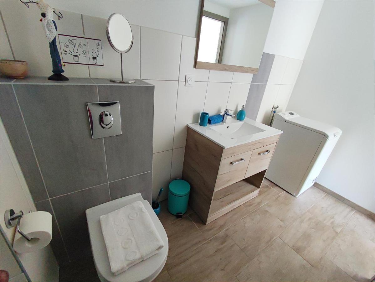 Janea Big Blue House Apartment Reichsfeld Bagian luar foto