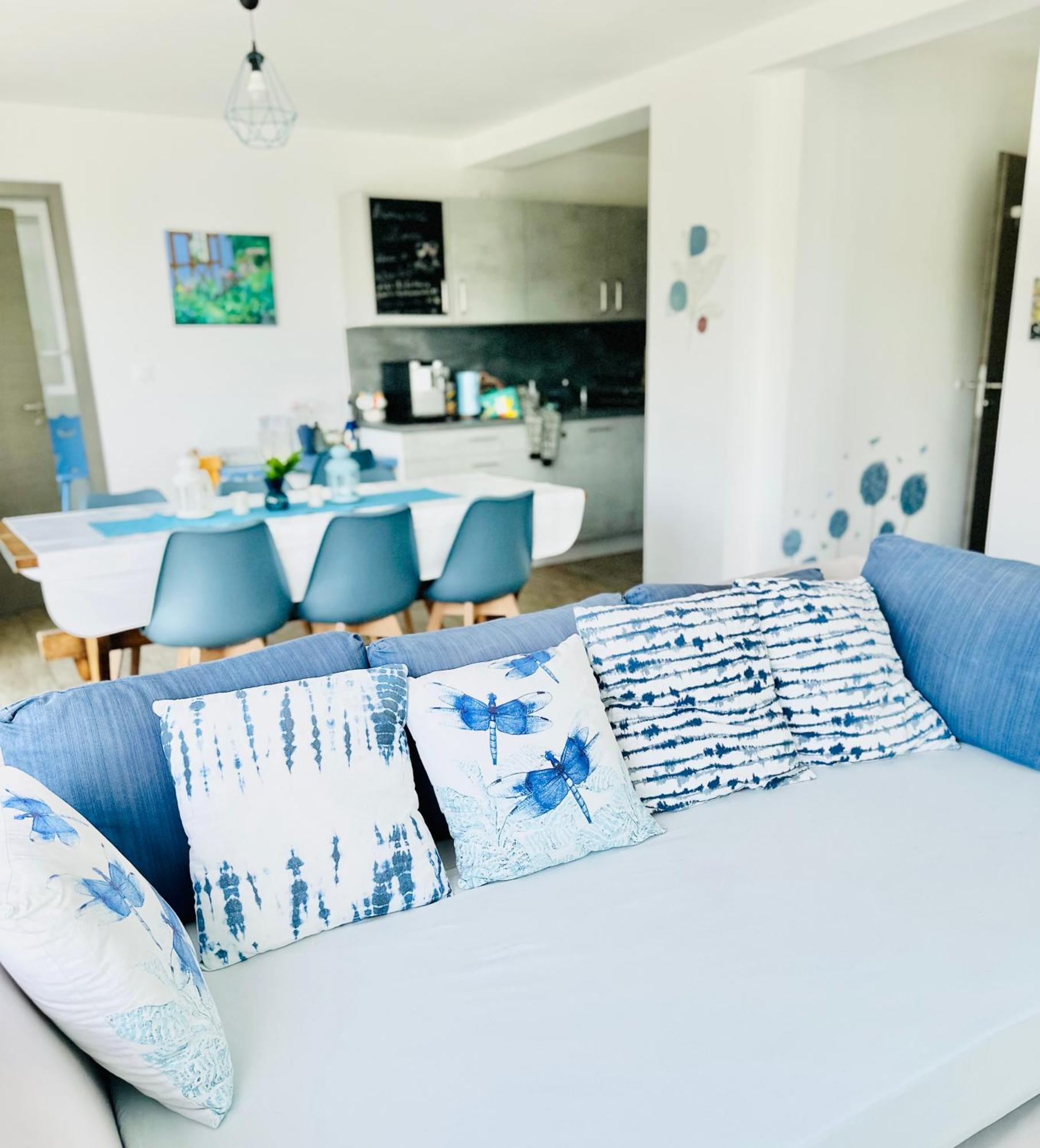 Janea Big Blue House Apartment Reichsfeld Bagian luar foto