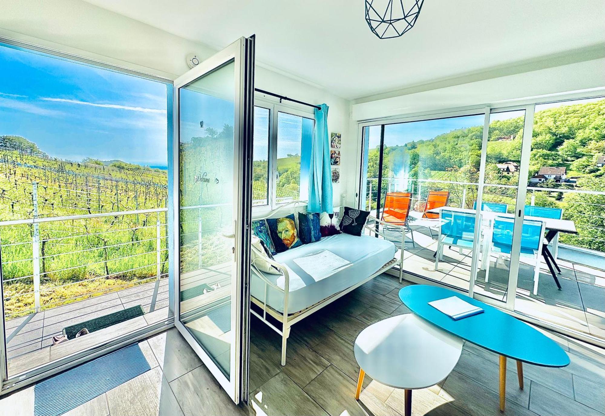Janea Big Blue House Apartment Reichsfeld Bagian luar foto